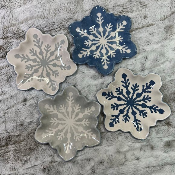 [St. Nicholas Square] Winter Frost Snowflake Cocktail Plates Holidays Christmas - Picture 2 of 8